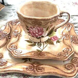 Tabletops Medici Embossed Dinnerware 3 Piece Set